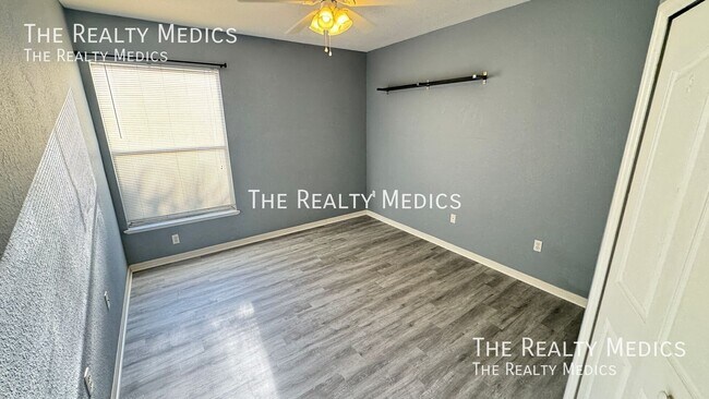 Building Photo - 8913 Legacy Ct