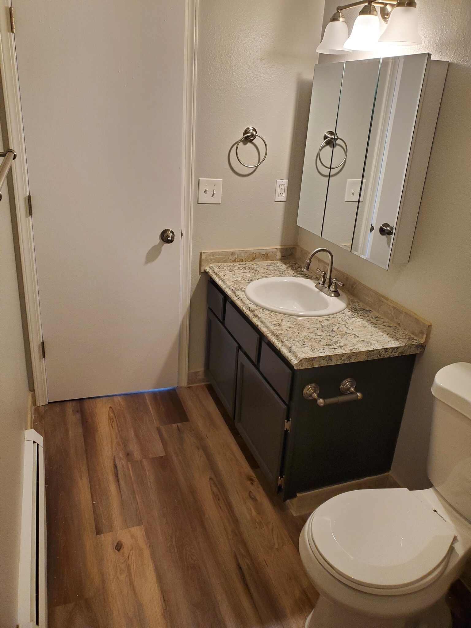 Building Photo - 625 E 22nd Ave