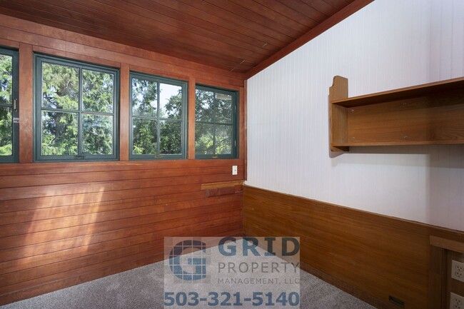 Building Photo - 4+ Bedroom, 2 Bath Craftsman Bungalow Avai...