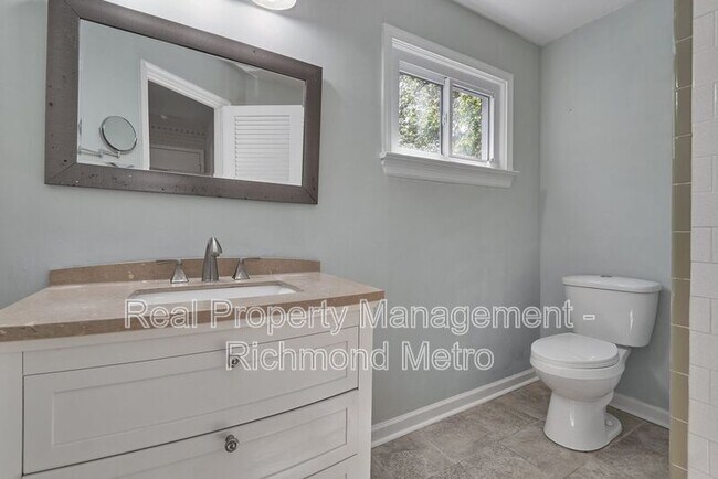 Building Photo - 7421 Dell Dr