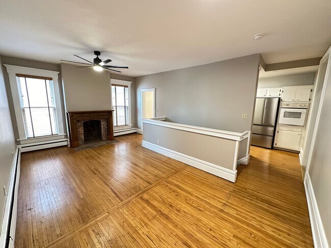 Building Photo - Neil Ave 839-843 CR