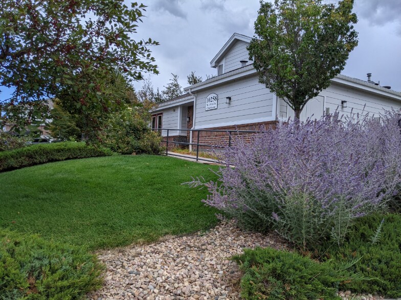 Building Photo - 10336 W 55th Pl
