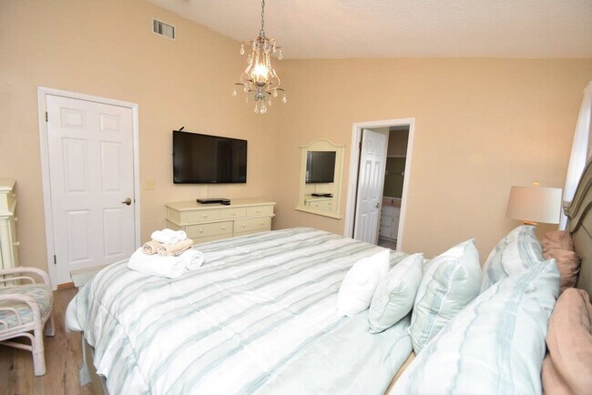 Building Photo - 60 Westover Ln