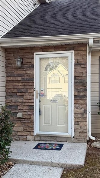 Building Photo - 2945 Highland Hill Pkwy