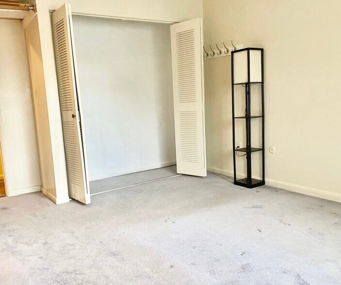 First bedroom, looking at the closet - 2108 Phillips Rd