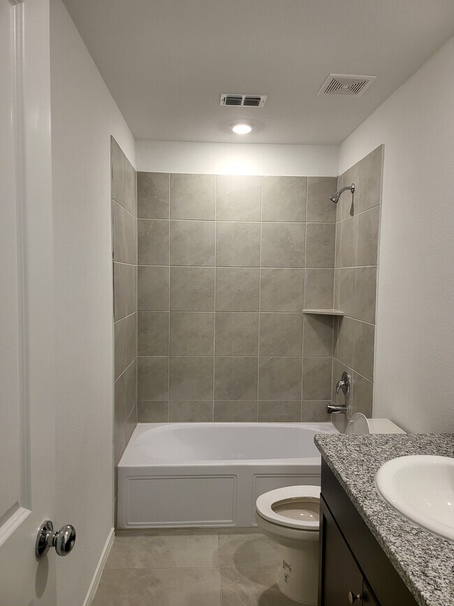 Primary Bathroom - 6020 Sumlin Way