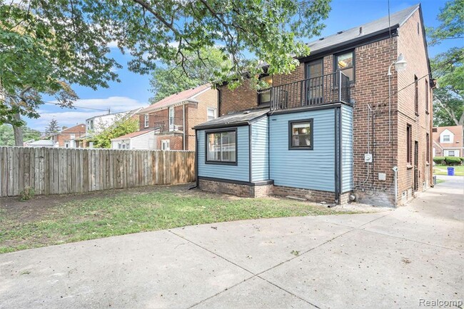 Building Photo - 3 Bedroom Brick Colonial