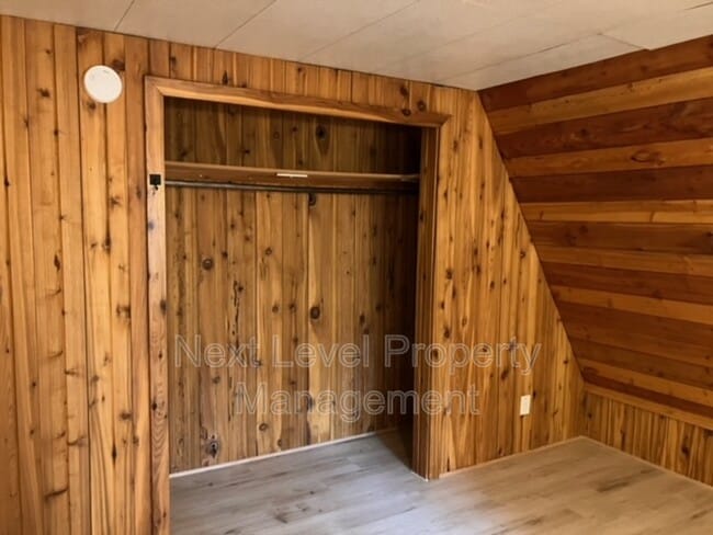 Building Photo - 216 Lake Blaine Dr