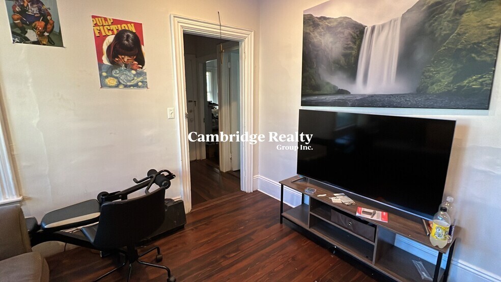 Building Photo - 76 Curtis St