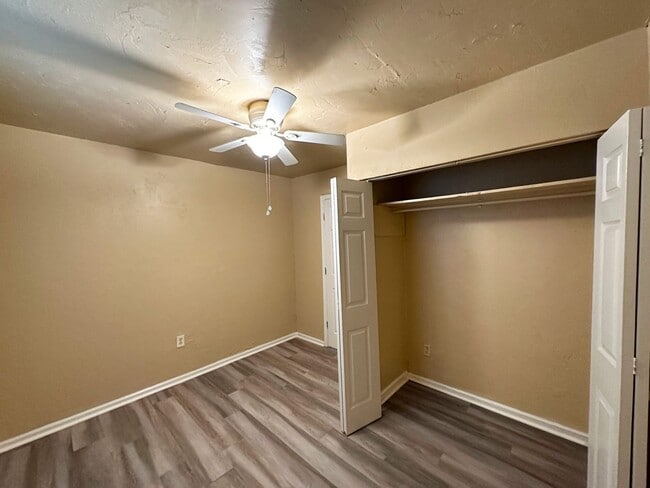 Building Photo - Beautiful 2 Bedroom, 1 Bathroom House in Fifth Avenue Available Now