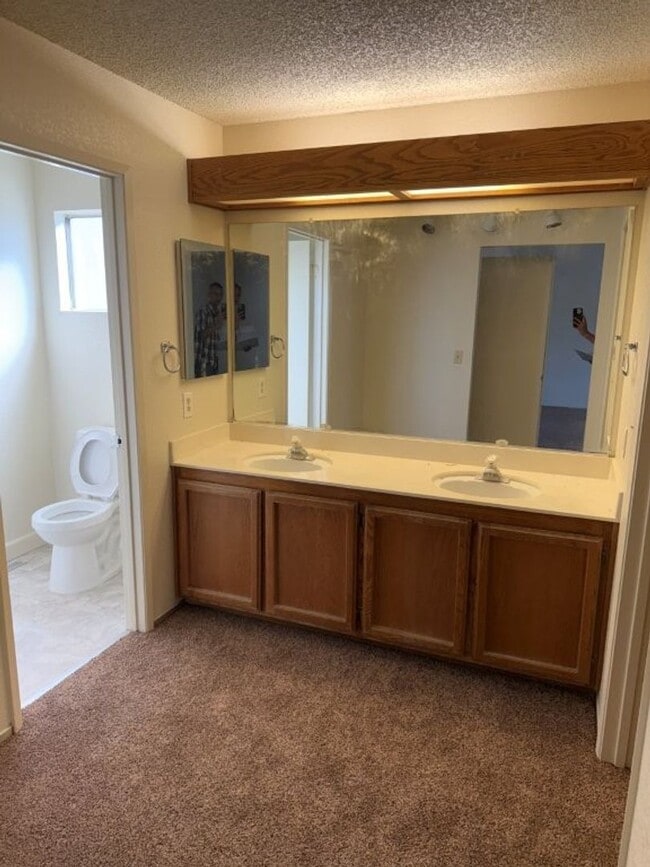 Building Photo - Browns Valley 3 Bedroom 2.5 Bath 2 Story w...
