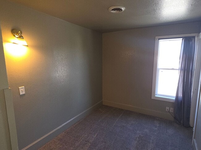 Building Photo - 1214 Hamilton St