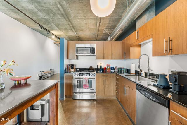 Building Photo - 510 S Hewitt St