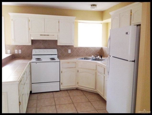 Building Photo - 14 Zelma St