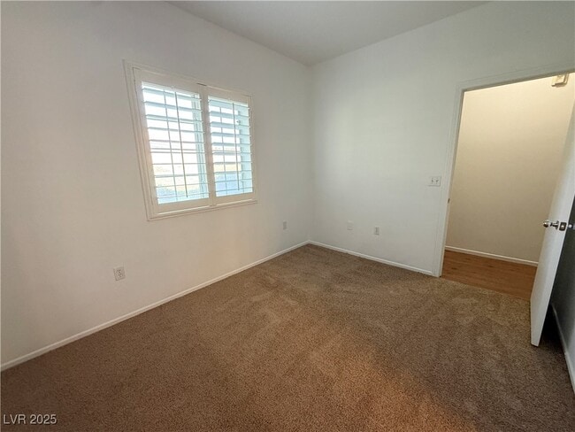 Building Photo - 5975 Barbosa Dr