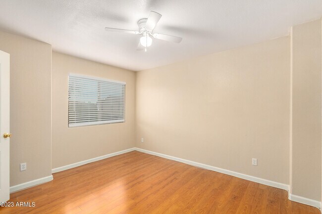 Building Photo - 363 W Myrtle Dr