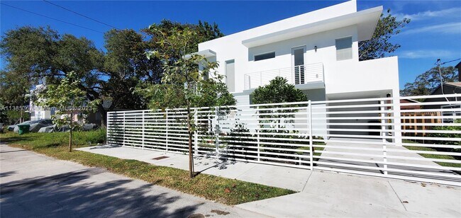 Building Photo - 3787 Thomas