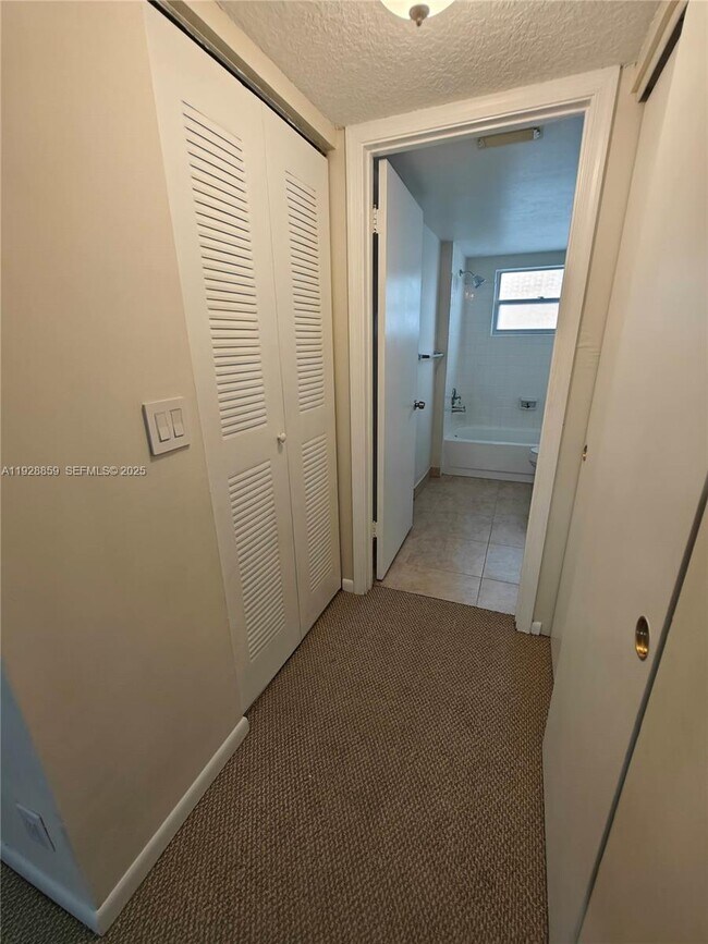 Building Photo - 8770 Royal Palm Blvd