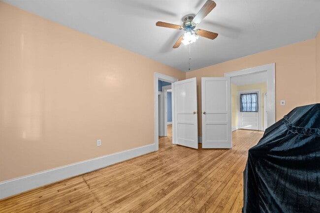 Building Photo - 503 E 5th St