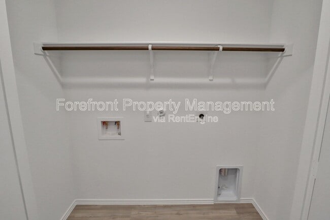 Building Photo - 10307 Devon Wheel St