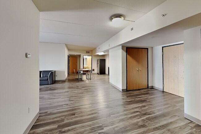 Building Photo - 215 Stanton Ave