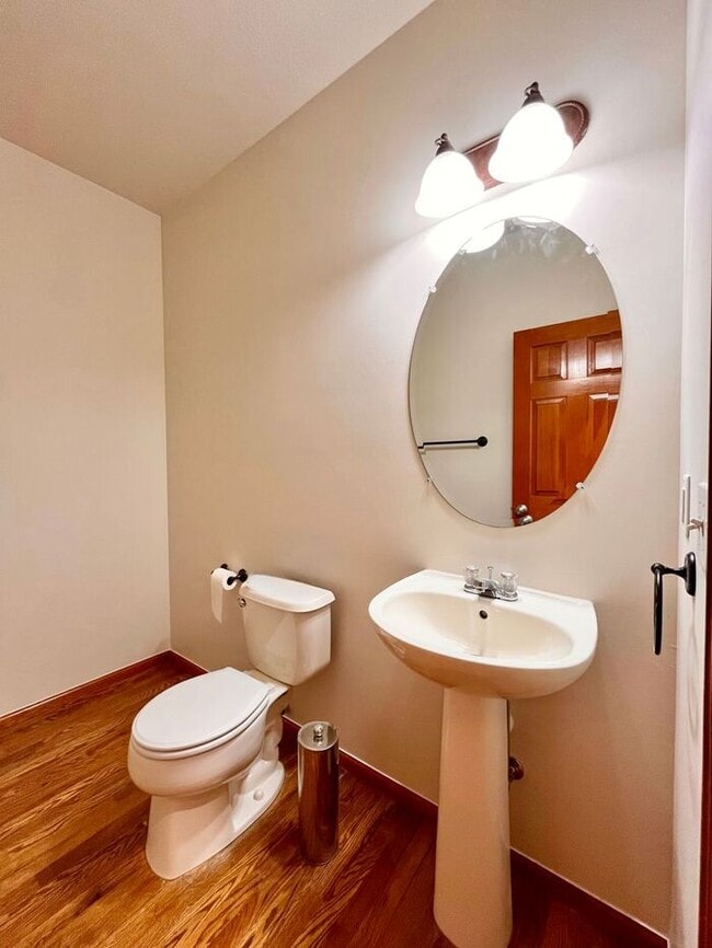 Building Photo - Beautiful 4 bed/ 3 bath Home with Office!