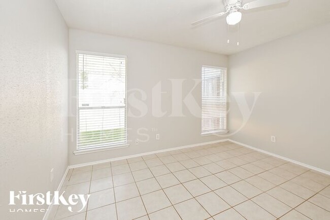 Building Photo - 3009 Walnut Springs Dr