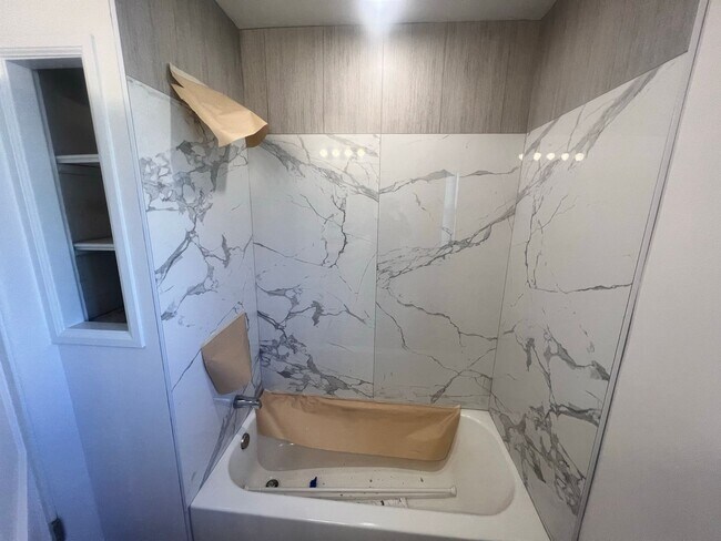 Building Photo - FULLY REMODELED 3BR/2BA HOME in Spring Valley