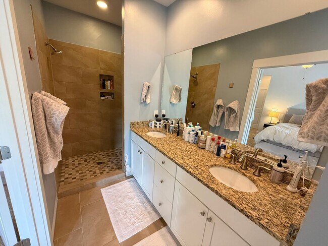 Building Photo - 3 Bedroom 2.5 Bath House in Moultrie Park ...
