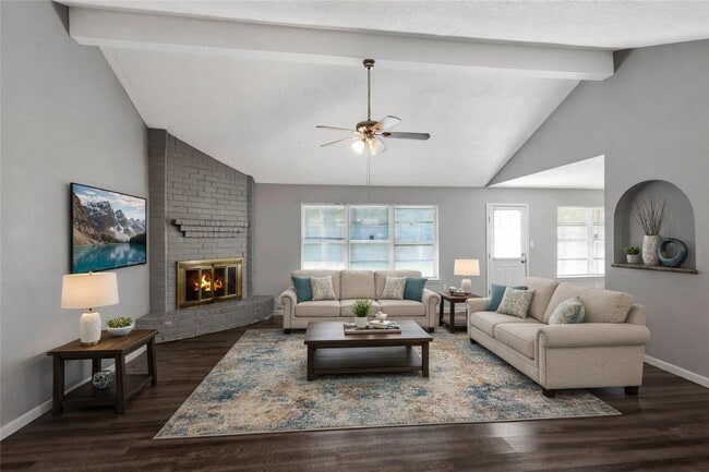 Building Photo - 16962 Glen Eagle Dr N