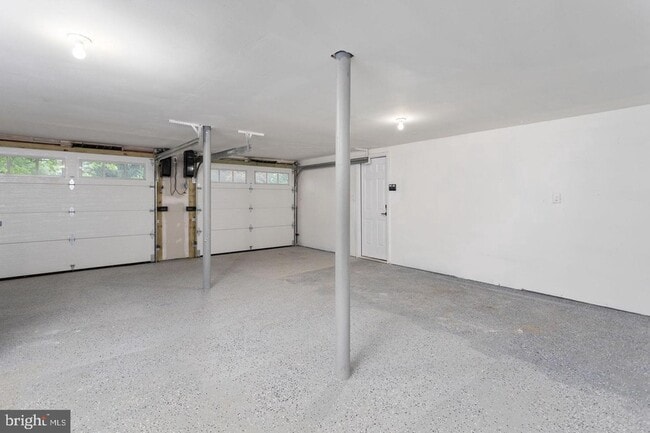 Building Photo - 6 Ryan Rd