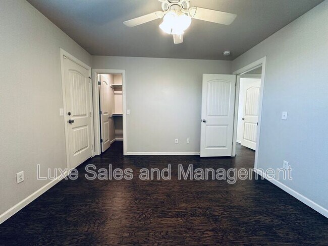 Building Photo - 11412 N Lincoln Blvd