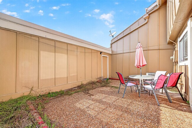 Building Photo - 11677 Village Pl Dr