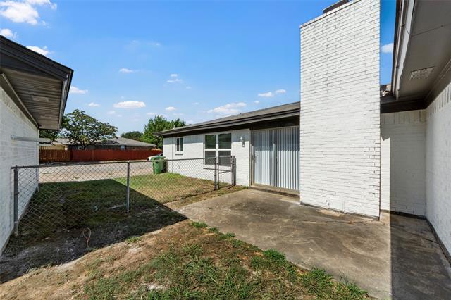 Building Photo - 6250 Shirley Dr