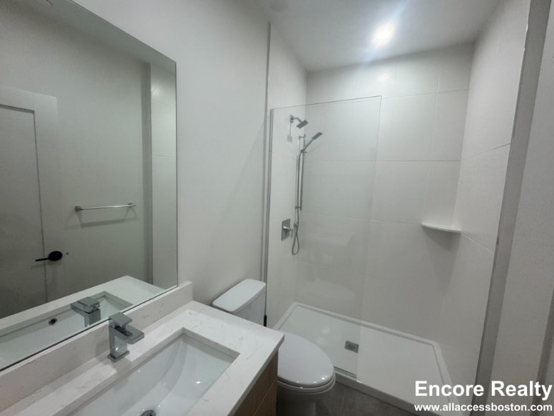 Building Photo - 69 Bailey St