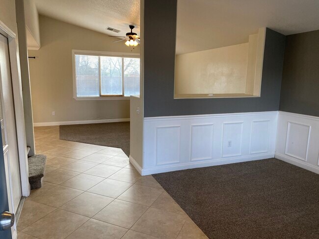 Building Photo - 1165 S Red Rock Ct