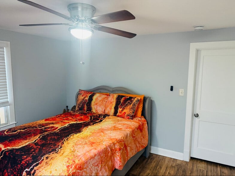 Building Photo - 7326 Montgomery Rd