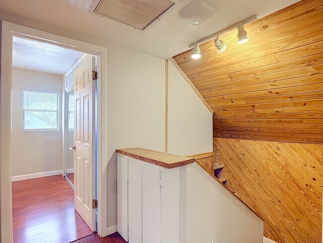 Building Photo - 5602 Ashley Oaks Dr