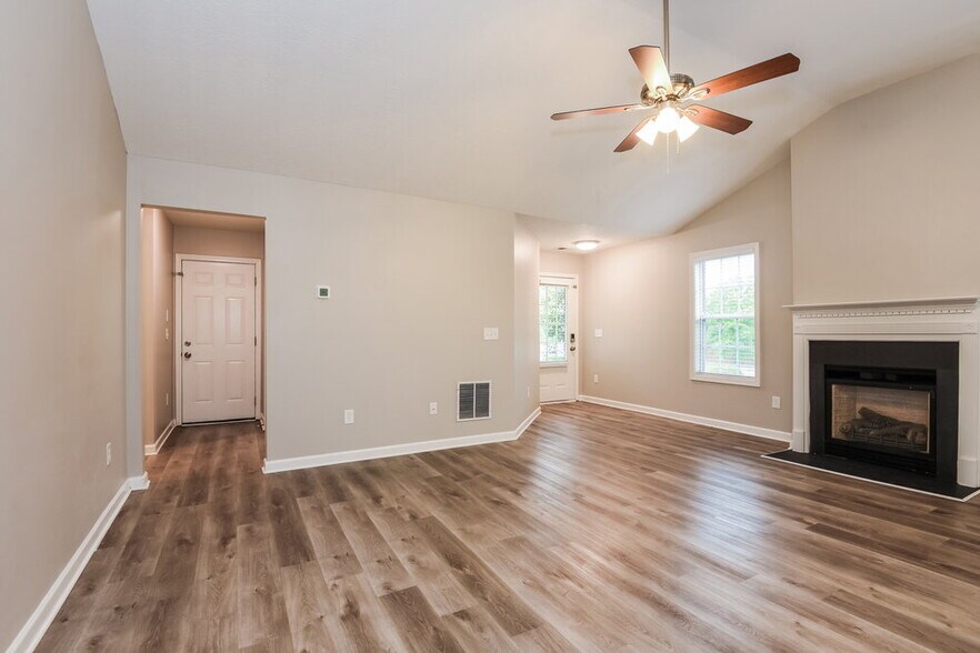 Building Photo - 412 Redwood Trail