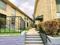Building Photo - 6611 Southpoint St