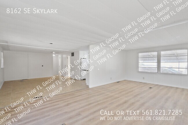 Building Photo - 8162 SE Skylark Ave