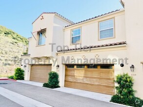Building Photo - Gorgeous 3 Bd/2.5 Ba, 1420 sf Carlsbad Tow...
