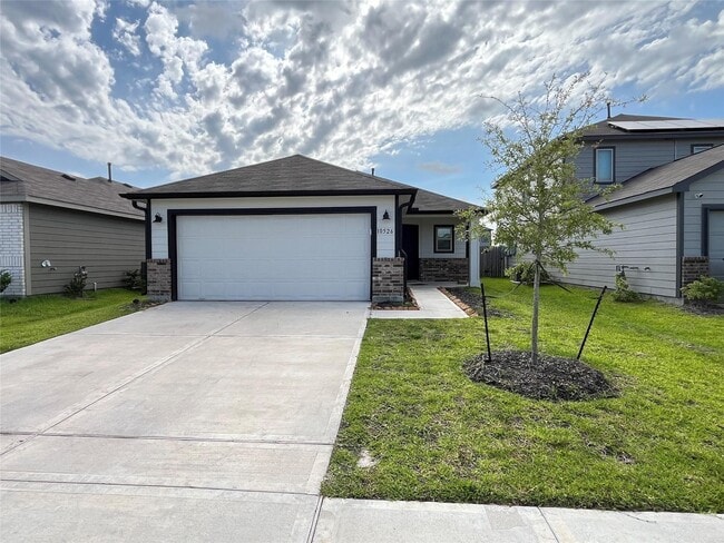 Primary Photo - 10526 Vinca Minor Ln