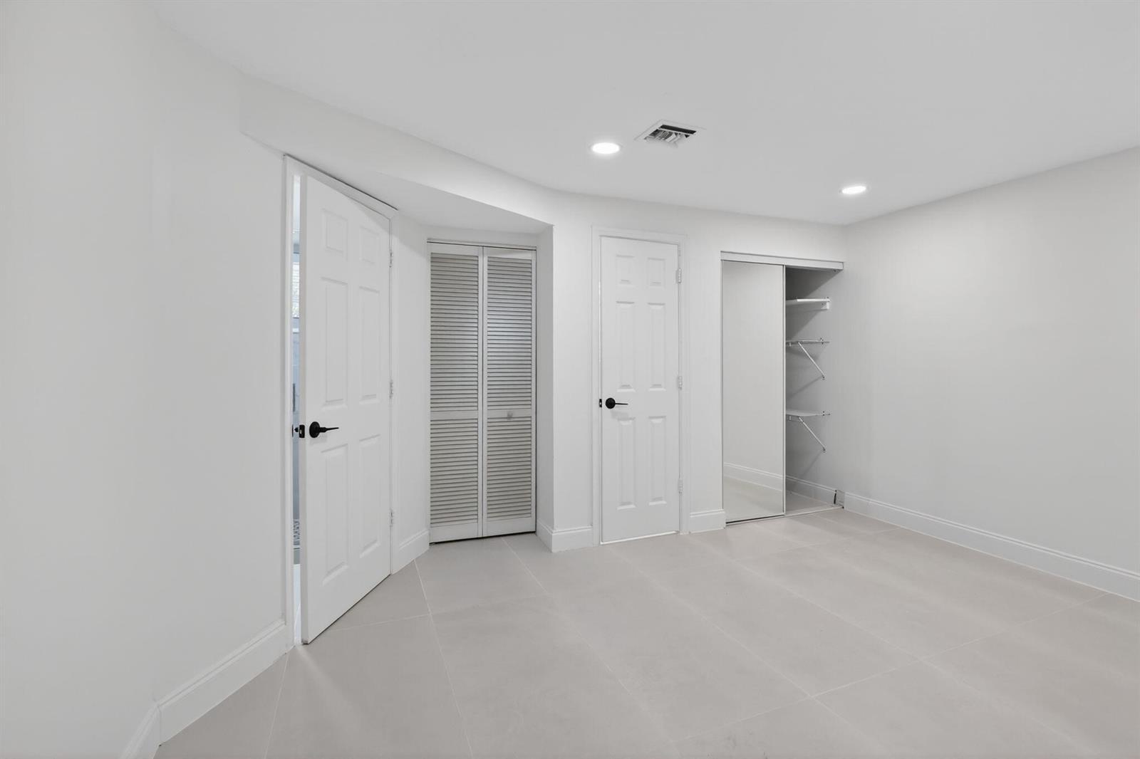 Building Photo - 2630 SW 49th Ct