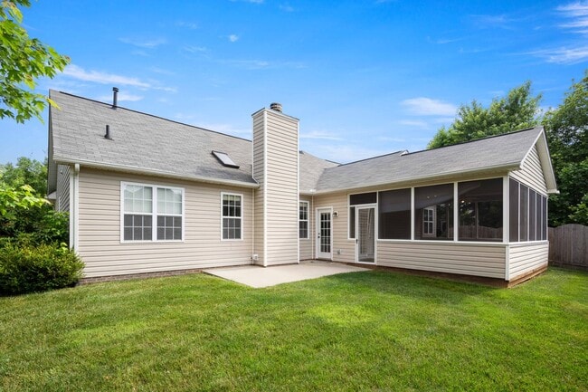 Building Photo - Beautiful Home in Fletcher