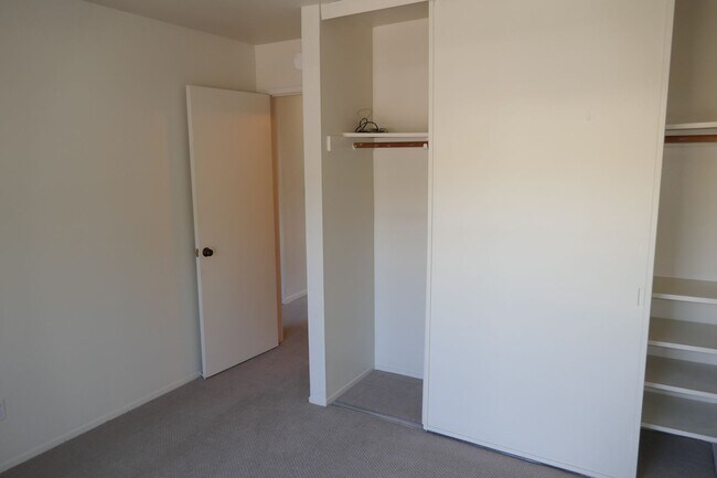 Building Photo - 73 Mitchell Dr