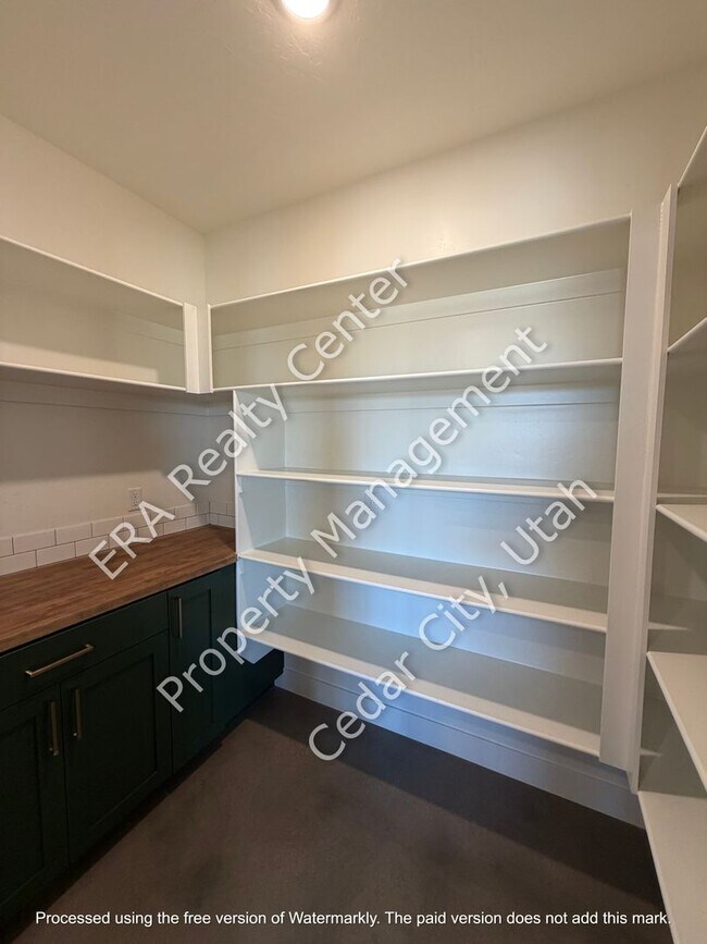 Building Photo - Newer Construction - 4 bedroom- 2 bath Single Family Home