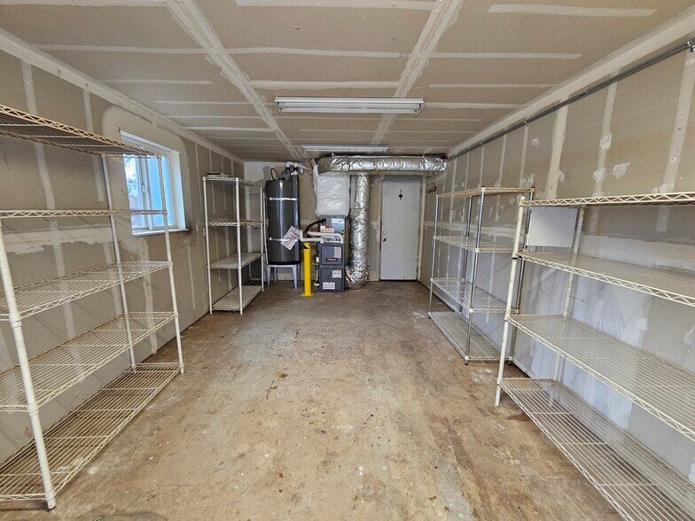 Building Photo - 13235 SE Oatfield Rd