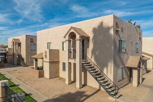 Building Photo - Woodridge Manor Apartments