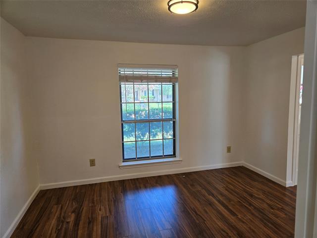 Building Photo - 1712 Syracuse Dr